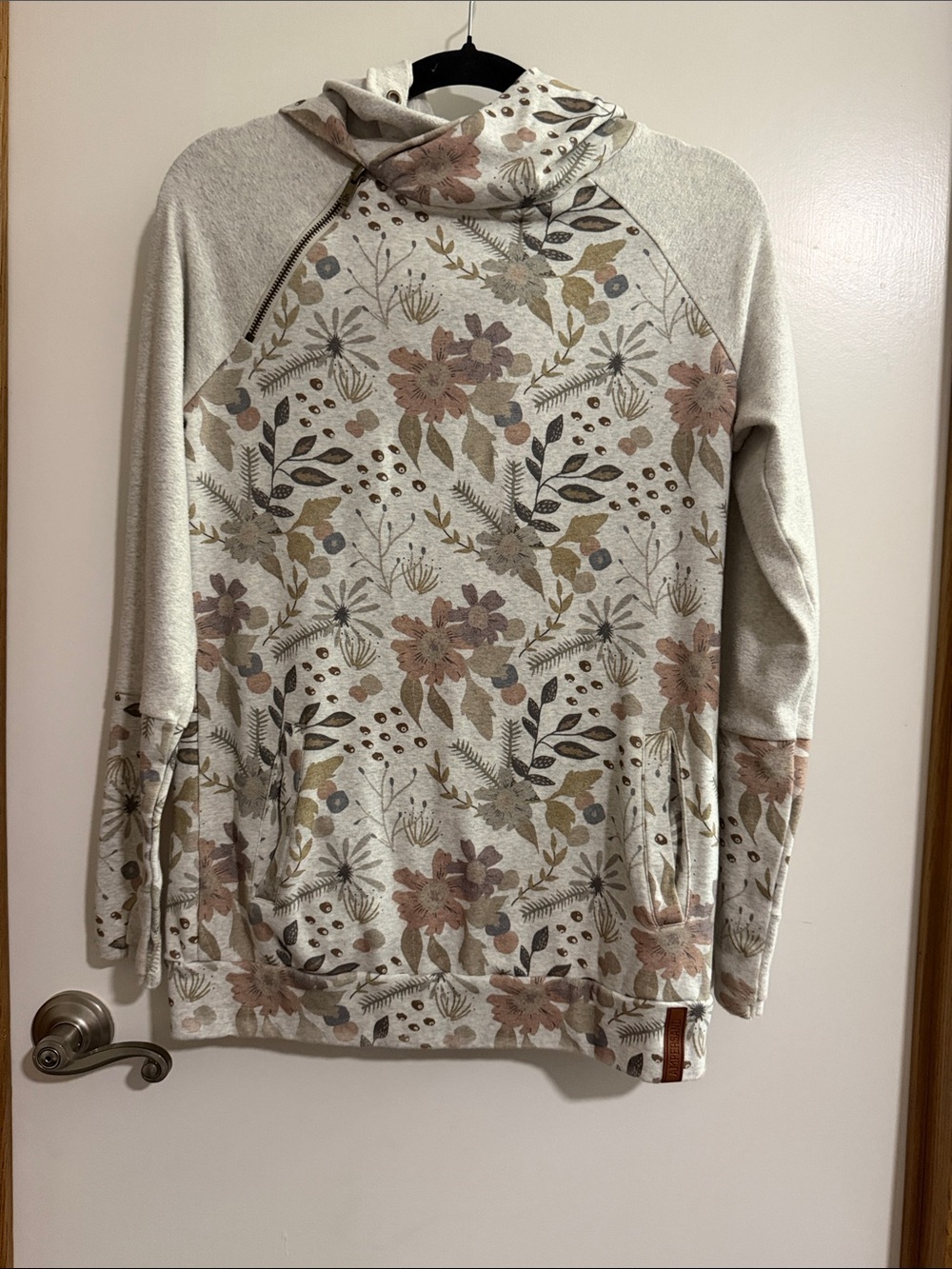 AMPERSAND AVE Floral Pullover Hoodie in Cream, Pink, Green